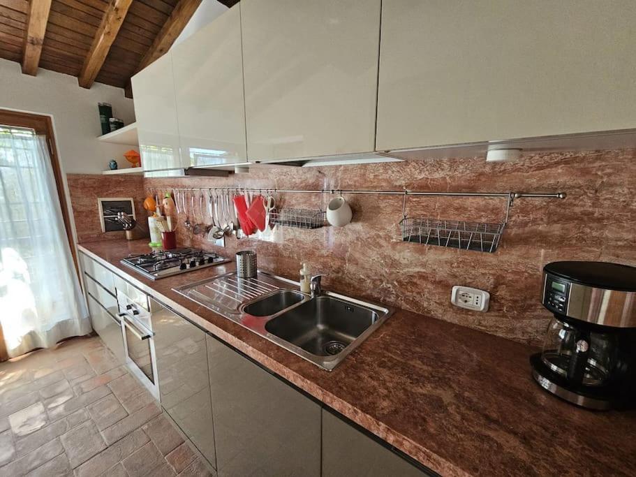 Casina Rossa Apartment Tavarnuzze Bagian luar foto